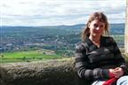 Ivana na monumente - v pozadi Stirlig (aj Old Stirling Bridge)