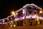 Nočný pohľad na "the light" (obchodné centrum a kino)